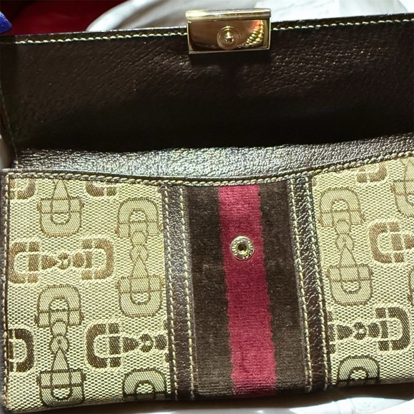 Gucci Beige and Burgundy Wallet/Clutch Like New! - Picture 6 of 11